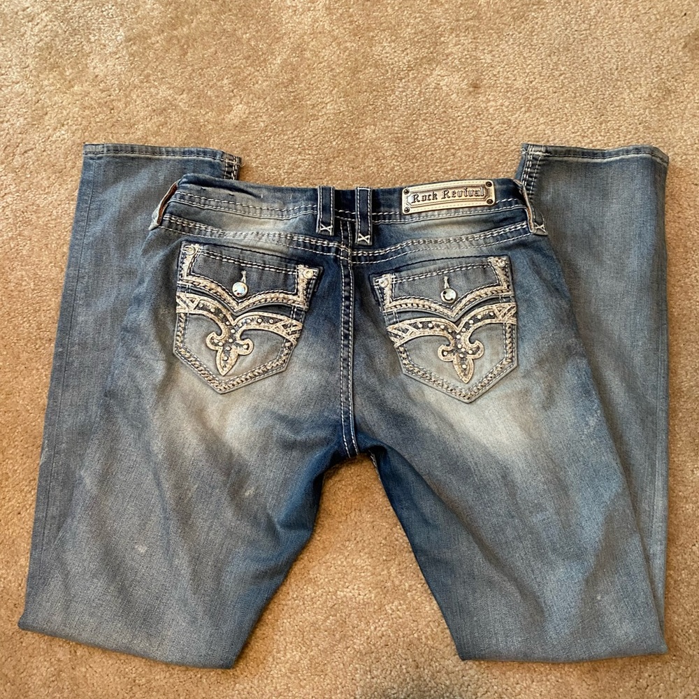 Women’s Rock Revival Jeans - Picture 5 of 10